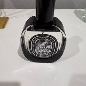 diptyque Black Fleur de Peau